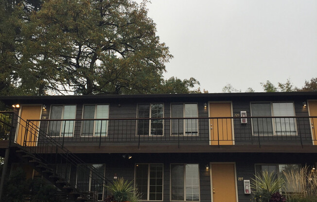 2 beds, 1 bath, $1,895, Unit 715