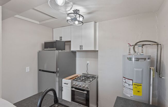 1 bed, 1 bath, $1,145, Unit 1686 Blue Rock St - 2