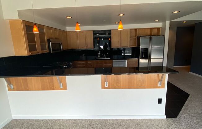 2 beds, 2 baths, $3,250, Unit # 402