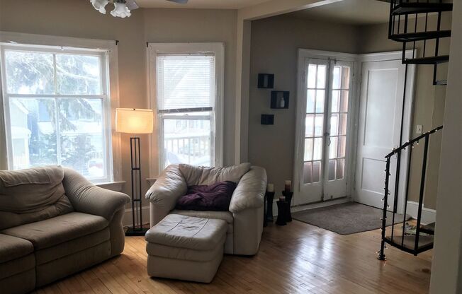 3280-82 N. Barlett Ave