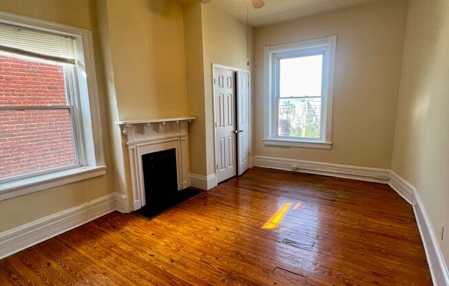 12 E Main St
