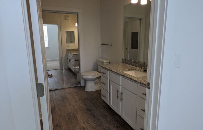1 bed, 1 bath, 902 sqft, $1,580, Unit 13-1321