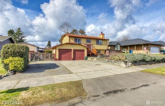 3208 R 53Rd Avenue NE