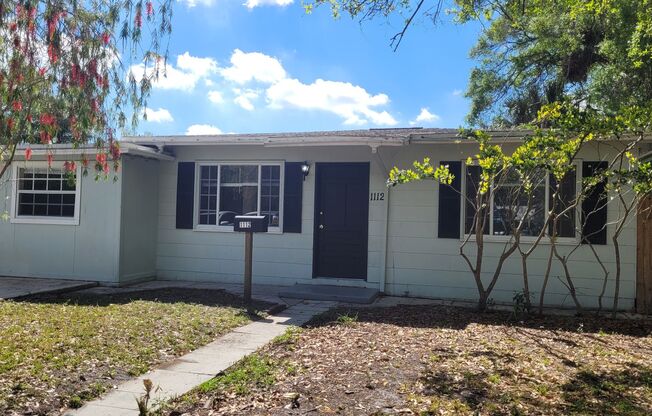 1112 57th Ave N St. Petersburg, FL 33703 Ask us how you can rent this home without paying a security deposit through Rhino!