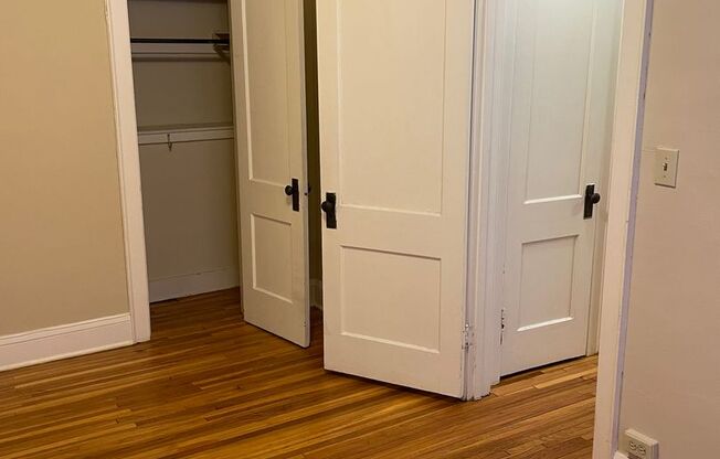 1 bed, 1 bath, 600 sqft, $969, Unit 215