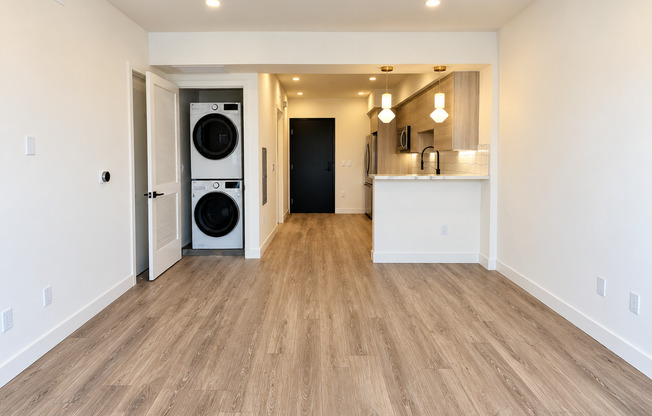 1 bed, 1 bath, 690 sqft, $3,300, Unit 408