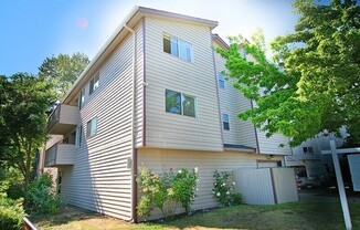 14009 32nd Ave NE