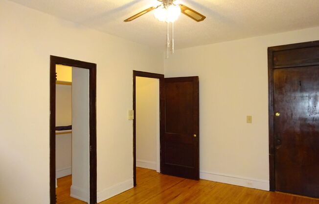 20  -  1536 LaSalle