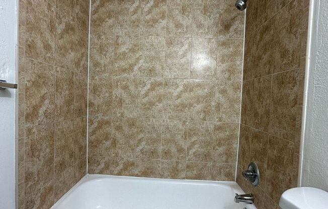 2 beds, 2 baths, 900 sqft, $1,995, Unit 302