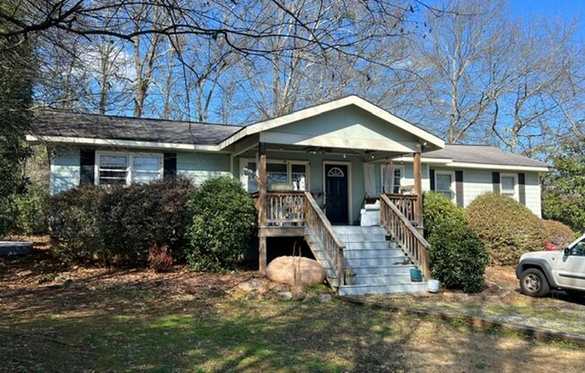 Cozy 4- bedroom house!