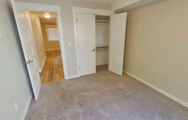 2 beds, 1 bath, $1,700, Unit 4