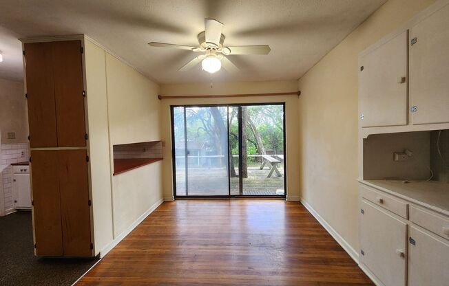 3 beds, 1 bath, $1,550