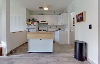 Studio, 1 bath, 670 sqft, $1,600, Unit WB GdnS