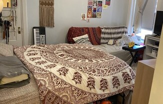 Studio, 1 bath, 319 sqft, $2,400, Unit 47