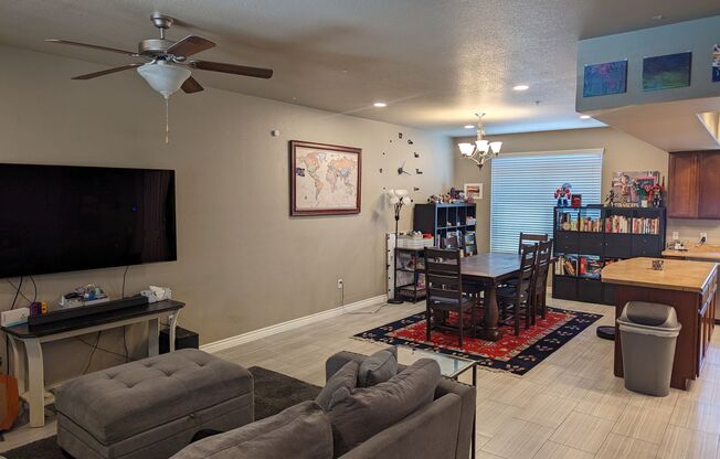 3 beds, 2.5 baths, $2,250, Unit unit 1290