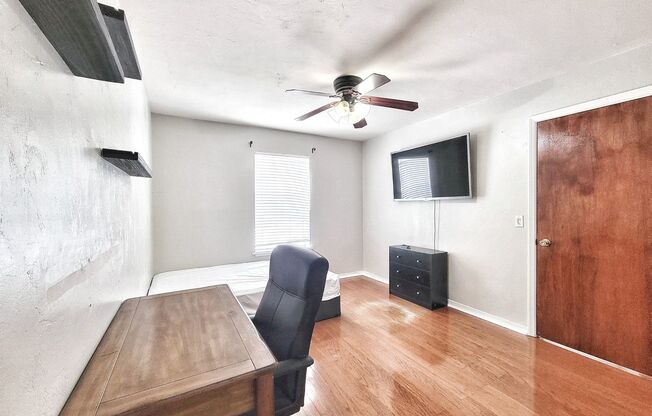 2 beds, 2 baths, $1,600, Unit Unit #802