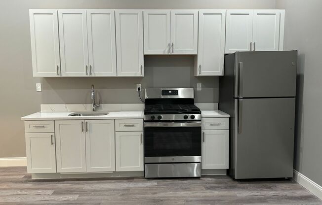 Studio, 1 bath, 300 sqft, $1,700, Unit 105