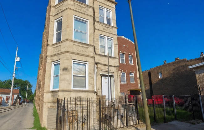 1215 S HOMAN AVE