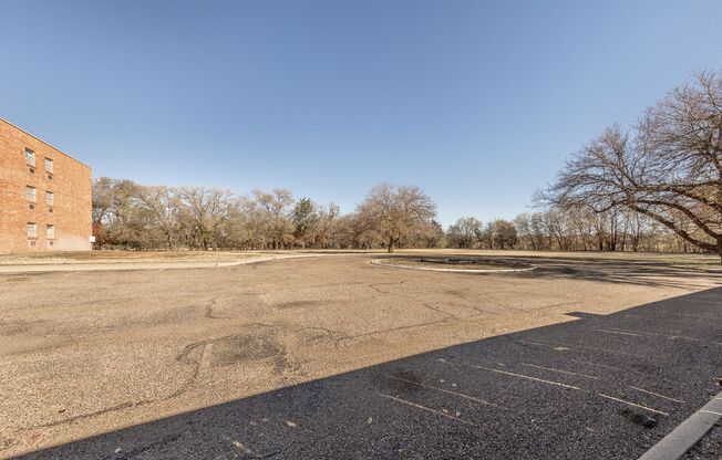 Studio, 1 bath, 350 sqft, $605, Unit 227