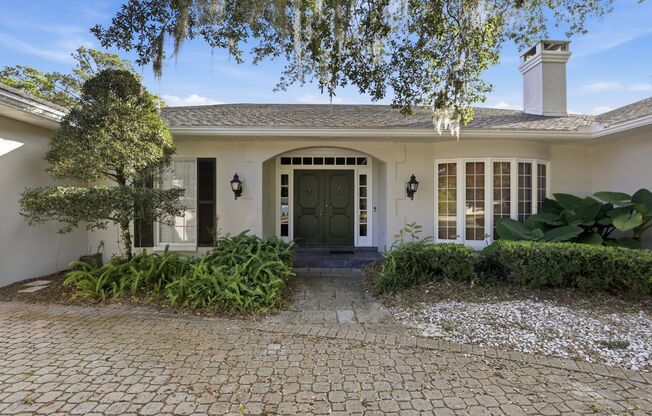 3 Bed 3.5 Bath Gainesville Golf and Country Club Beauty