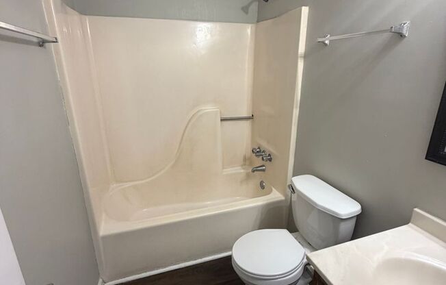 2 beds, 1 bath, 750 sqft, $1,045, Unit B-505A3