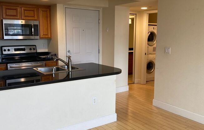 Downtown lifestyle in the heart of everything!
