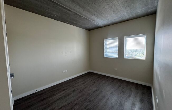 2 beds, 1 bath, 978 sqft, $2,250, Unit 609