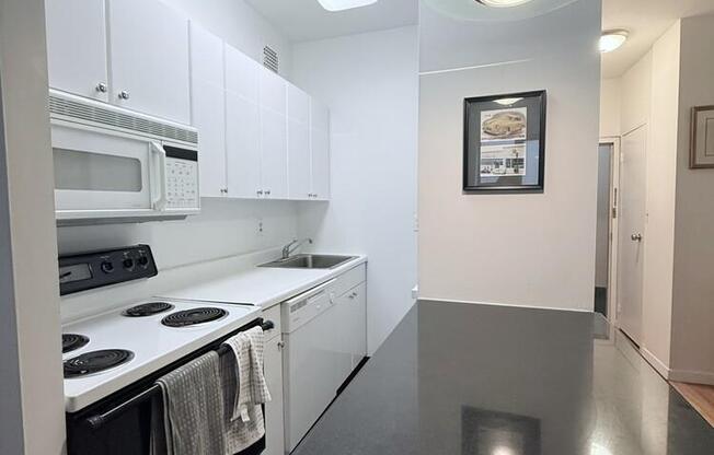 2 beds, 1 bath, $5,995, Unit 8E