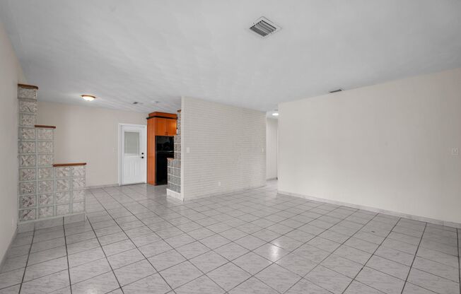 2 beds, 2 baths, $3,400