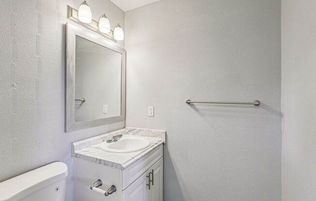 2 beds, 1.5 baths, 850 sqft, $1,600