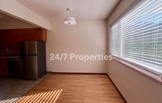 2 beds, 1 bath, $1,370, Unit 04