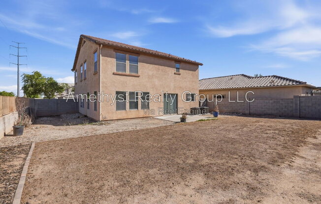 4 beds, 2.5 baths, 2,317 sqft, $2,295