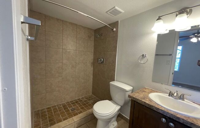2 beds, 2 baths, 950 sqft, $1,250, Unit 534J