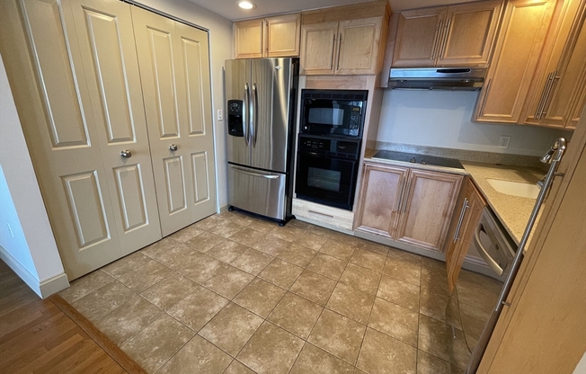 1 bed, 1 bath, 812 sqft, $3,400, Unit 1803