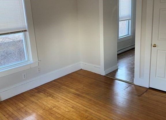 11 DERBY ST