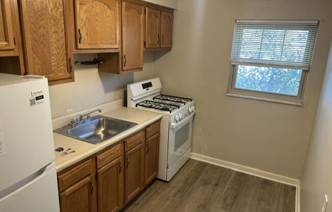 177-185 Pennwood Ave