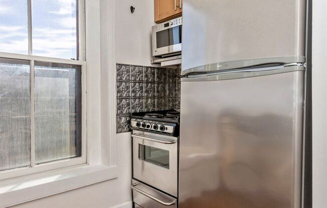 1 bed, 1 bath, $1,675, Unit # 301