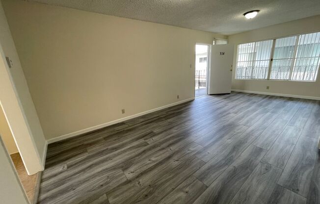 Spacious 2-Bedroom Retreat in the Heart of Glendale’s Vibrant Lifestyle – Only $2,450!