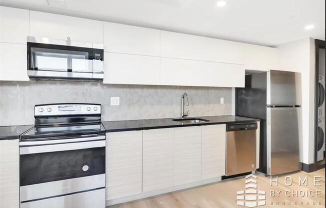 1 bed, 1 bath, $2,995, Unit 8E