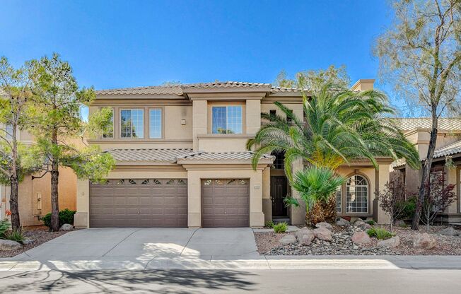 5 BDR/ 4.5 BTH, Triple Master Home including pool & spa!