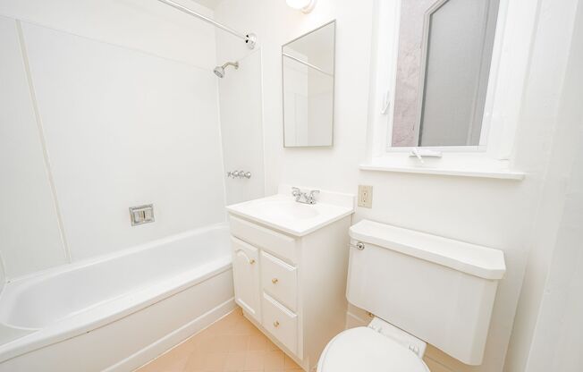 Studio, 1 bath, $1,275, Unit 205