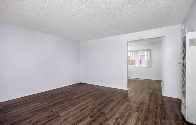 12531/37 Eucalyptus Ave  Hawthorne, CA 90250