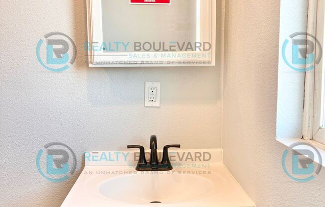 Studio, 1 bath, 319 sqft, $799, Unit Unit 3