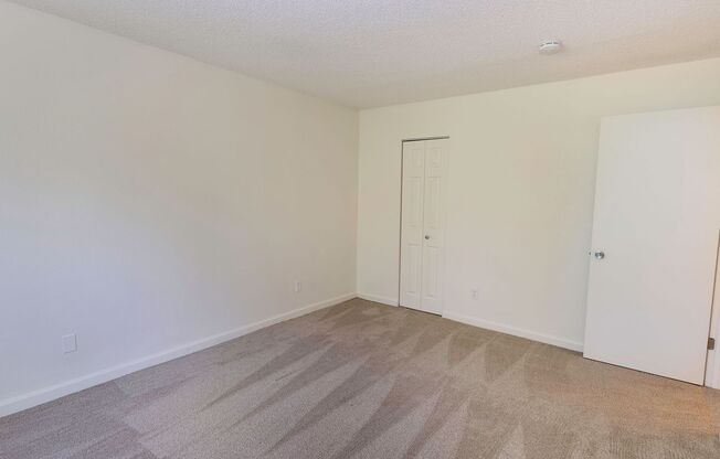 2 beds, 1 bath, 880 sqft, $1,425, Unit 10