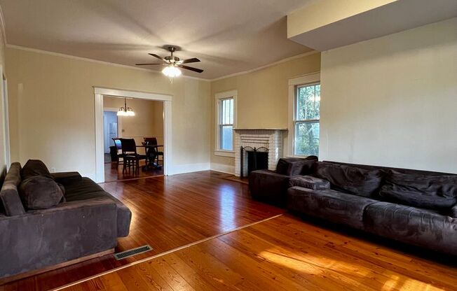 Freshly Remodeled 4 Bedroom 1.5 Bathroom Single Family Home Located Off of Park Ave. This Gem has over 2,800 SQ FT!