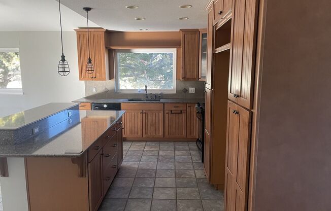 3 beds, 2 baths, $2,500