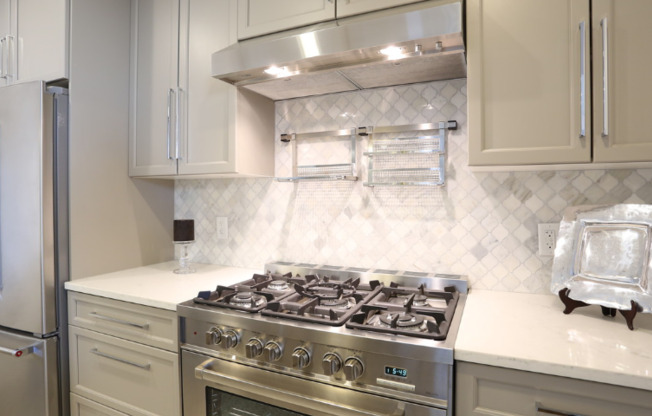 1 bed, 1 bath, 749 sqft, $1,675, Unit 406