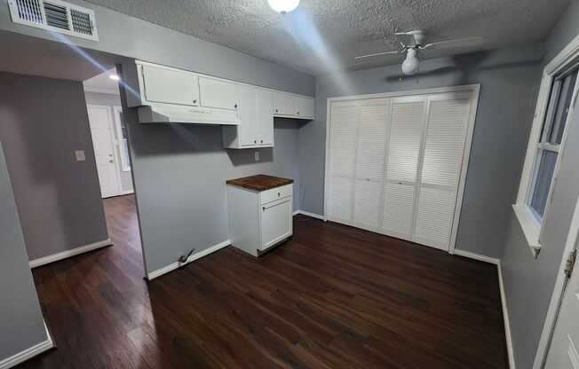 3 beds, 1 bath, $1,295