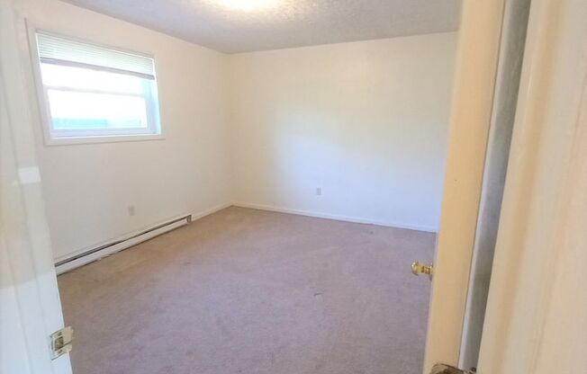 2 beds, 1 bath, 903 sqft, $1,170, Unit K-12