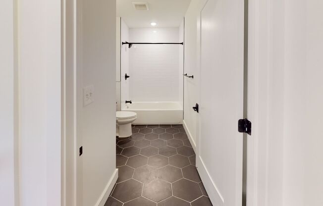 1 bed, 1 bath, 615 sqft, $1,450, Unit 203